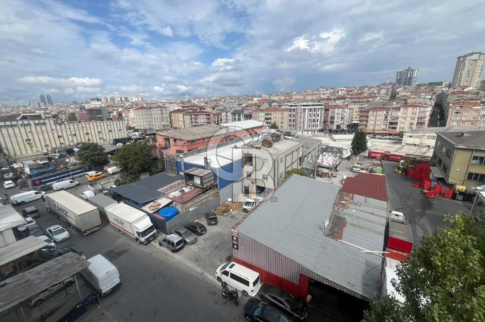 GÜNGÖREN ÜÇYÜZLÜDE 5 KATLI SATILIK FABRİKA BİNASI