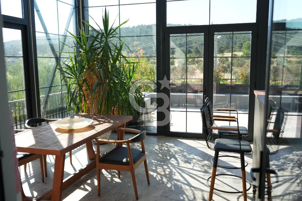 İZMİR Menderes Yeniköy 10 Dönüm Arsa içinde Satılık Villa  Coldwell Batı 06.40