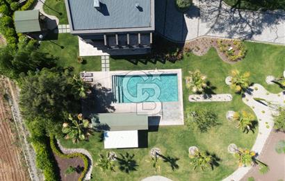 İZMİR Menderes Yeniköy 10 Dönüm Arsa içinde Satılık Villa  Coldwell Batı 06.40