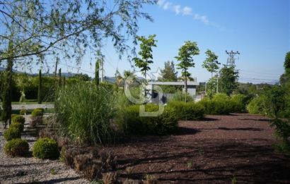 İZMİR Menderes Yeniköy 10 Dönüm Arsa içinde Satılık Villa  Coldwell Batı 06.40