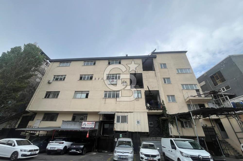 GÜNGÖREN ÜÇYÜZLÜDE 5 KATLI SATILIK FABRİKA BİNASI