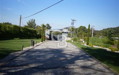 İZMİR Menderes Yeniköy 10 Dönüm Arsa içinde Satılık Villa  Coldwell Batı 06.40