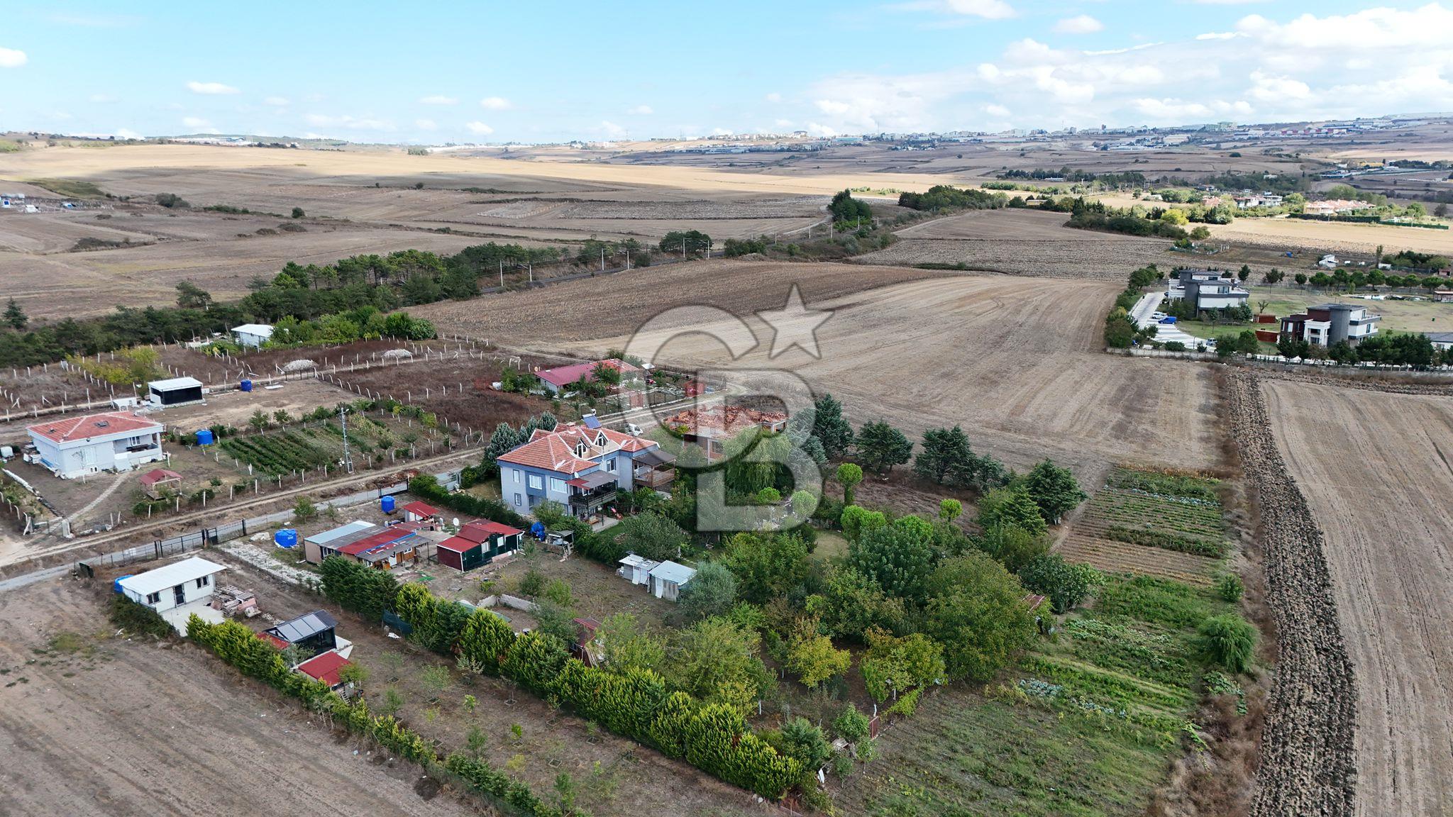 Hadımköyde 202 m² Arsa 0.90 Emsal 3 Kat İmarlı