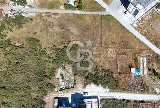 YEŞILBAYIRDA CADDE CEPHELİ 750 M2 İMARLI İFRAZLI ARSA.