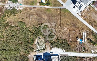 YEŞILBAYIRDA CADDE CEPHELİ 750 M2 İMARLI İFRAZLI ARSA.
