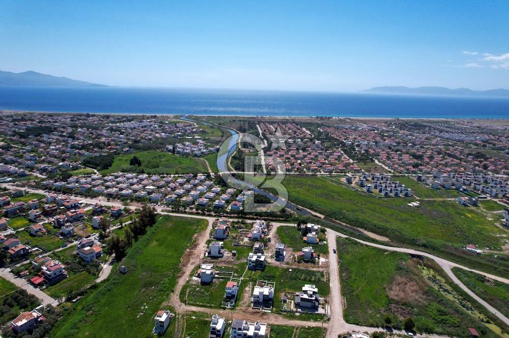 İZMİR DİKİLİ SALİHLERDE YOLA ve DENİZE YAKIN İMARLI ARSA!