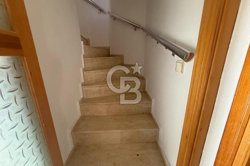 URLA ZEYTİNALANI ÇAMLIÇAY'DA SATILIK VİLLA