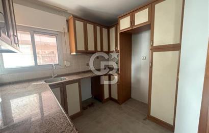URLA ZEYTİNALANI ÇAMLIÇAY'DA SATILIK VİLLA