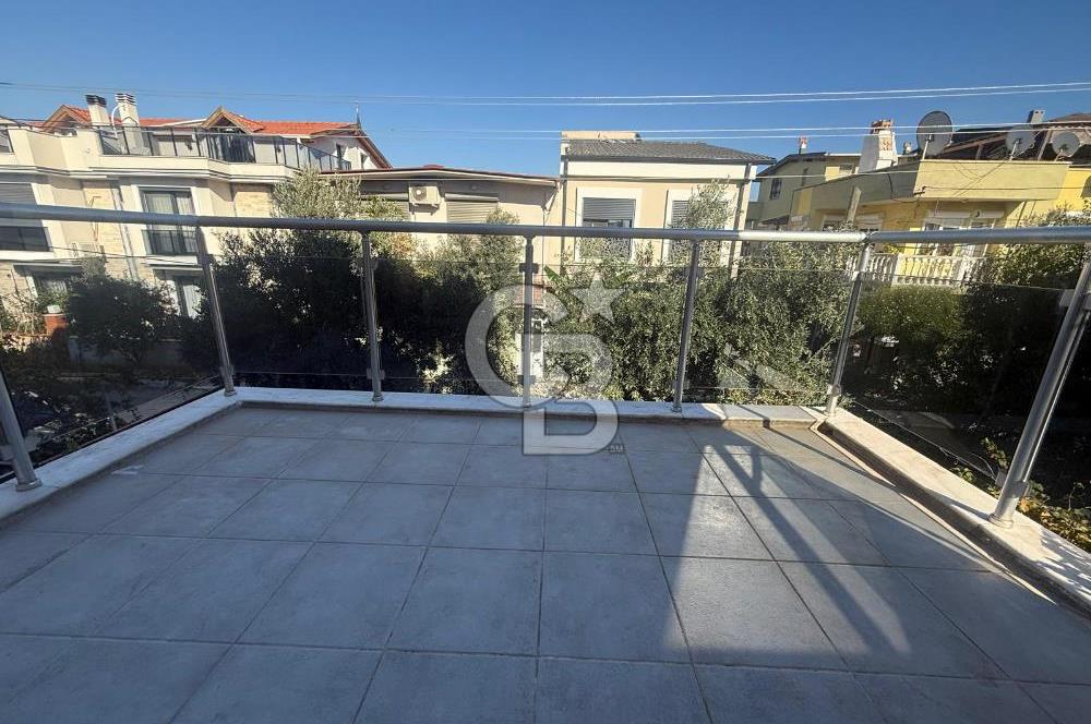 URLA ZEYTİNALANI ÇAMLIÇAY'DA SATILIK VİLLA