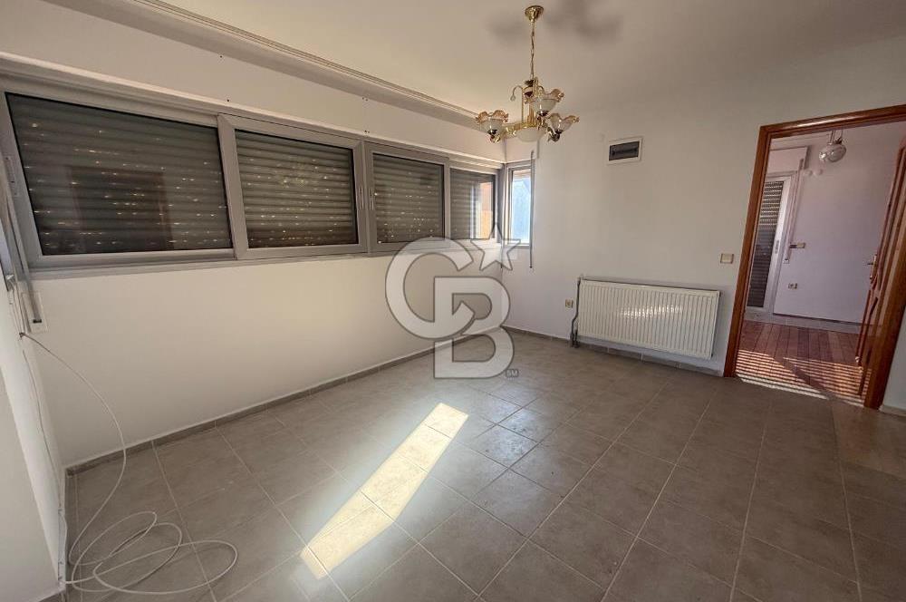 URLA ZEYTİNALANI ÇAMLIÇAY'DA SATILIK VİLLA