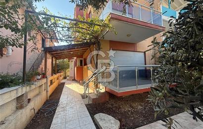URLA ZEYTİNALANI ÇAMLIÇAY'DA SATILIK VİLLA