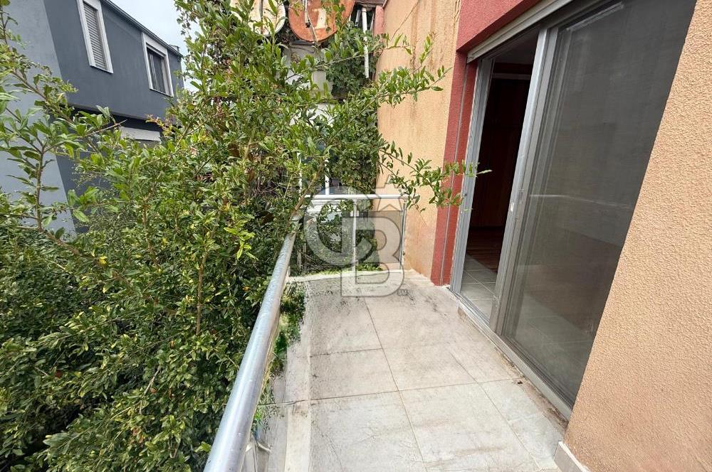 URLA ZEYTİNALANI ÇAMLIÇAY'DA SATILIK VİLLA