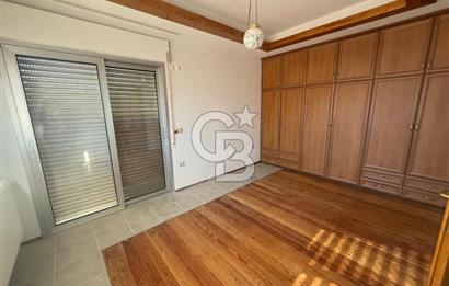 URLA ZEYTİNALANI ÇAMLIÇAY'DA SATILIK VİLLA