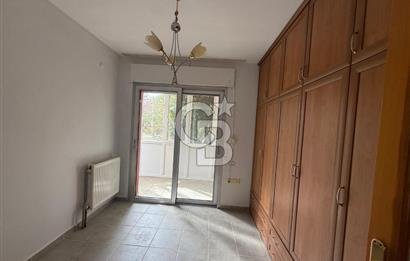 URLA ZEYTİNALANI ÇAMLIÇAY'DA SATILIK VİLLA
