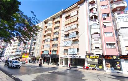 Kıbrıs Şehitleri Caddesi Üzerinde 150 m² Kiralık Mağaza