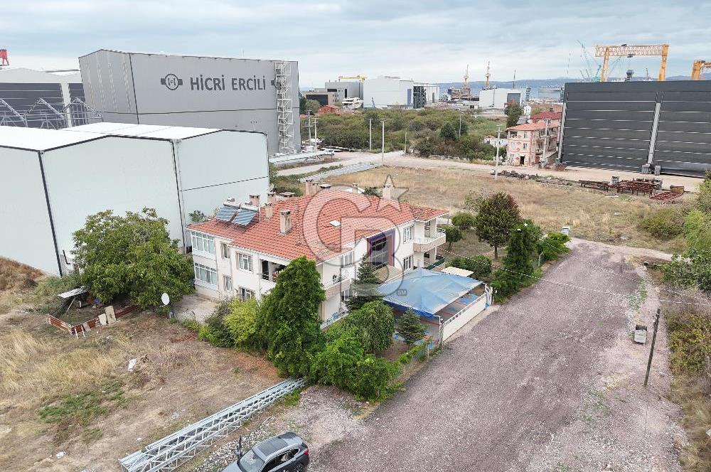ALTINOVA TERSANELER BÖLGESİ SATILIK ARSA VE KOMPLE BİNA!.