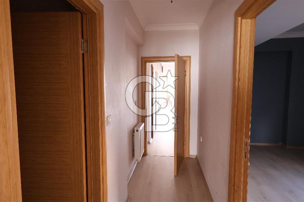 Çiğli Esentepe'de kiralık oldukça ferah 2+1 daire fırsatı..