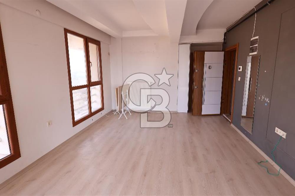 Çiğli Esentepe'de kiralık oldukça ferah 2+1 daire fırsatı..