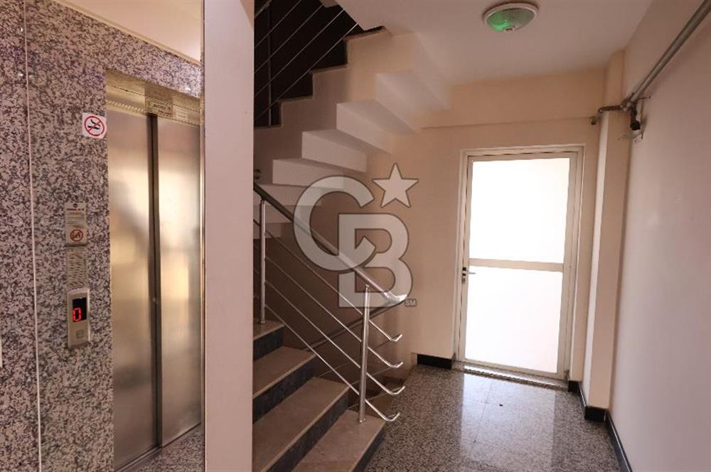 Çiğli Esentepe'de kiralık oldukça ferah 2+1 daire fırsatı..