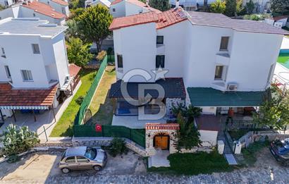 Çeşme Çiftlikköy Serakent Sitesi Satılık Tadilatlı 4+1 Villa