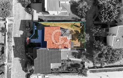 Çeşme Çiftlikköy Serakent Sitesi Satılık Tadilatlı 4+1 Villa