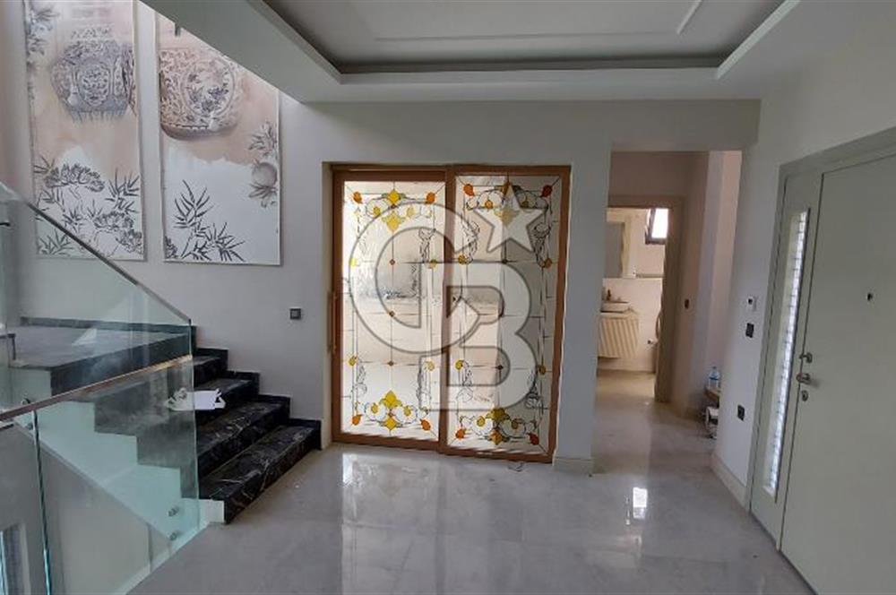 Konforun ve Zarafetin Buluştuğu Mükemmel Villa! Göz Alıcı Mimarisiyle Yeni Yaşamınız Sizi Bekliyor!