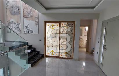 Konforun ve Zarafetin Buluştuğu Mükemmel Villa! Göz Alıcı Mimarisiyle Yeni Yaşamınız Sizi Bekliyor!