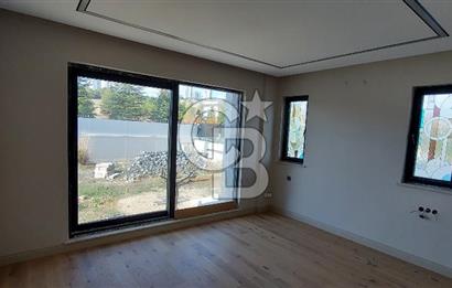 Konforun ve Zarafetin Buluştuğu Mükemmel Villa! Göz Alıcı Mimarisiyle Yeni Yaşamınız Sizi Bekliyor!