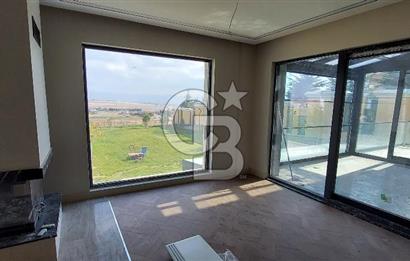 Konforun ve Zarafetin Buluştuğu Mükemmel Villa! Göz Alıcı Mimarisiyle Yeni Yaşamınız Sizi Bekliyor!