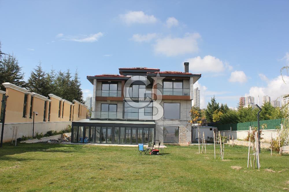 Konforun ve Zarafetin Buluştuğu Mükemmel Villa! Göz Alıcı Mimarisiyle Yeni Yaşamınız Sizi Bekliyor!