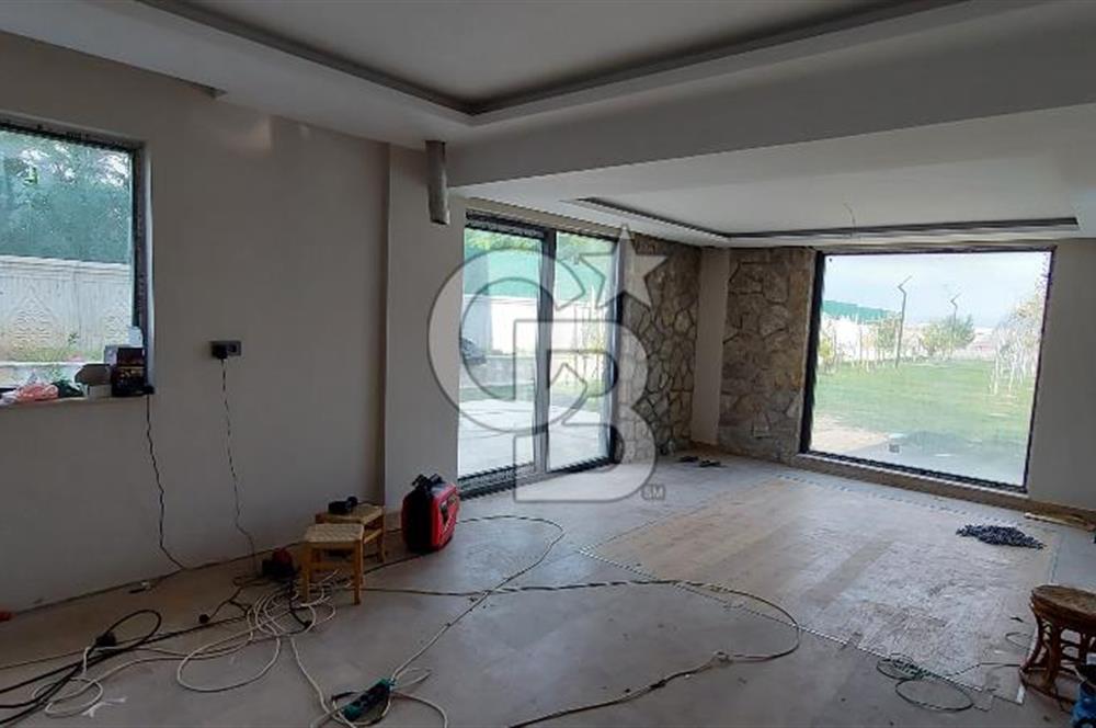 Konforun ve Zarafetin Buluştuğu Mükemmel Villa! Göz Alıcı Mimarisiyle Yeni Yaşamınız Sizi Bekliyor!