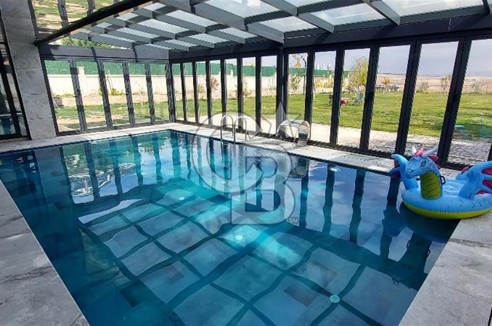 Konforun ve Zarafetin Buluştuğu Mükemmel Villa! Göz Alıcı Mimarisiyle Yeni Yaşamınız Sizi Bekliyor!