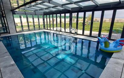 Konforun ve Zarafetin Buluştuğu Mükemmel Villa! Göz Alıcı Mimarisiyle Yeni Yaşamınız Sizi Bekliyor!