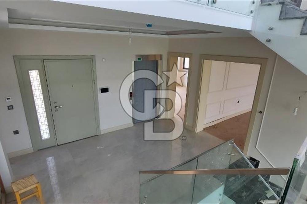 Konforun ve Zarafetin Buluştuğu Mükemmel Villa! Göz Alıcı Mimarisiyle Yeni Yaşamınız Sizi Bekliyor!