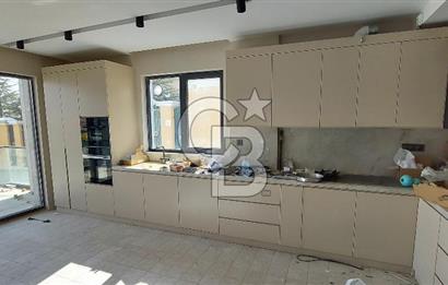 Konforun ve Zarafetin Buluştuğu Mükemmel Villa! Göz Alıcı Mimarisiyle Yeni Yaşamınız Sizi Bekliyor!