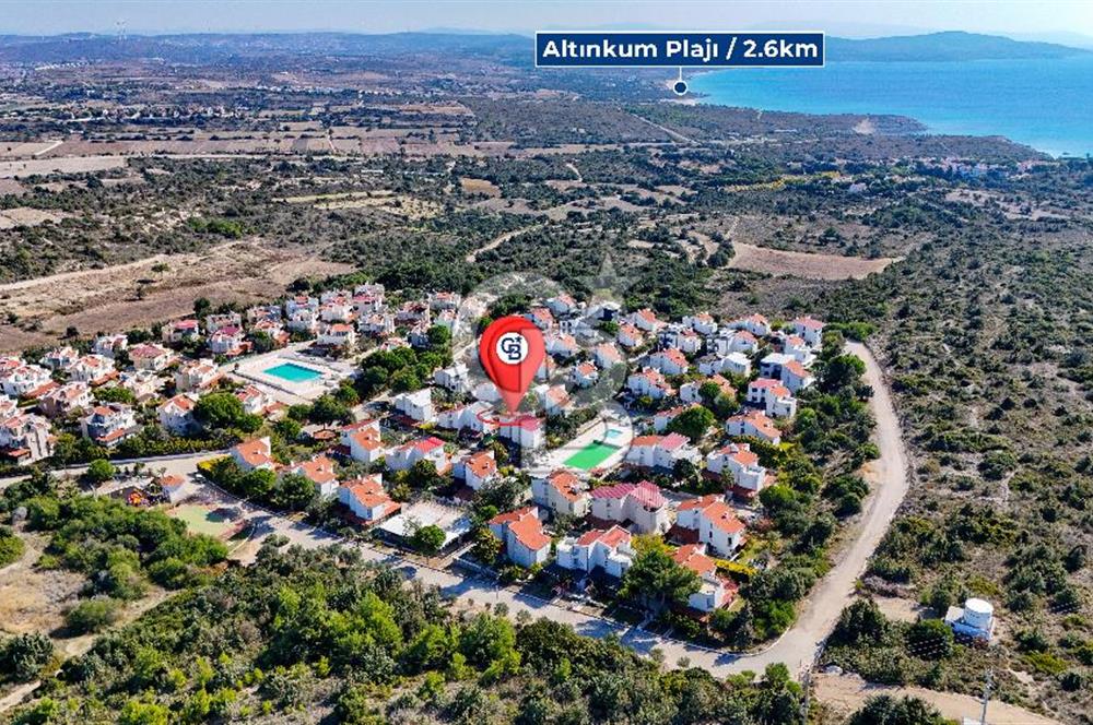 Çeşme Çiftlikköy Serakent Sitesi Satılık Tadilatlı 4+1 Villa