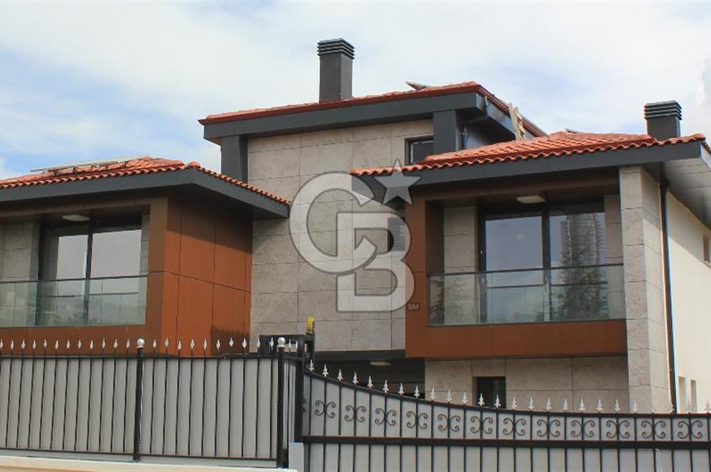 Konforun ve Zarafetin Buluştuğu Mükemmel Villa! Göz Alıcı Mimarisiyle Yeni Yaşamınız Sizi Bekliyor!