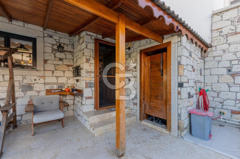 Çeşme Çiftlikköy Serakent Sitesi Satılık Tadilatlı 4+1 Villa