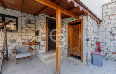 Çeşme Çiftlikköy Serakent Sitesi Satılık Tadilatlı 4+1 Villa