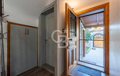 Çeşme Çiftlikköy Serakent Sitesi Satılık Tadilatlı 4+1 Villa