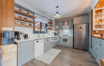 Çeşme Çiftlikköy Serakent Sitesi Satılık Tadilatlı 4+1 Villa