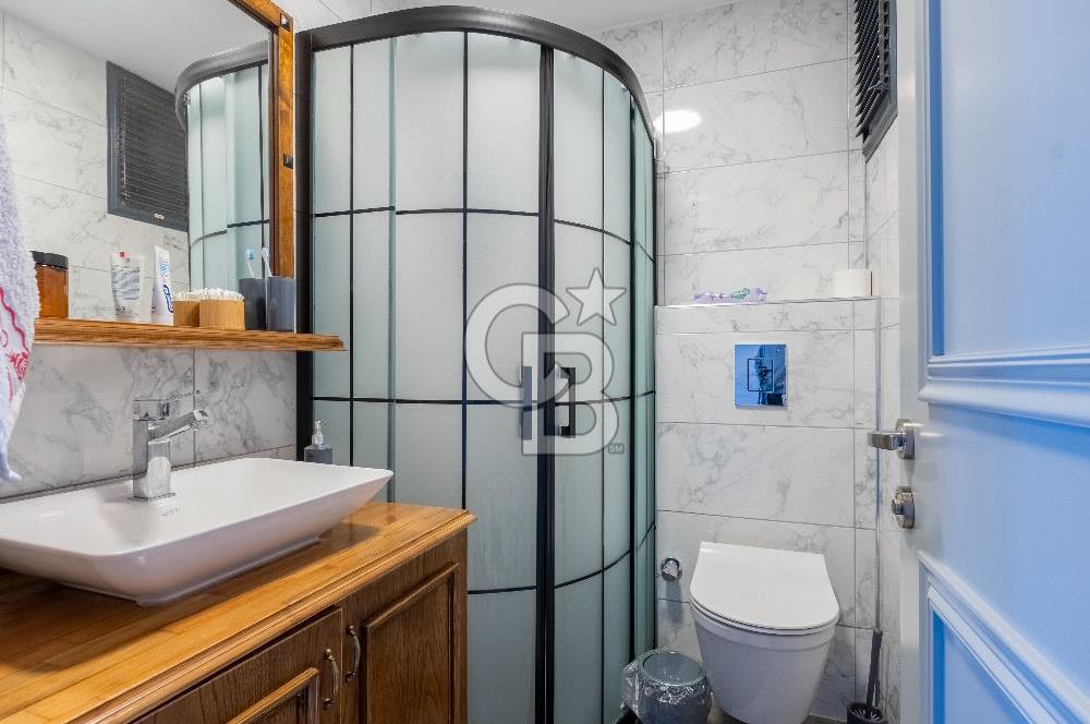 Çeşme Çiftlikköy Serakent Sitesi Satılık Tadilatlı 4+1 Villa