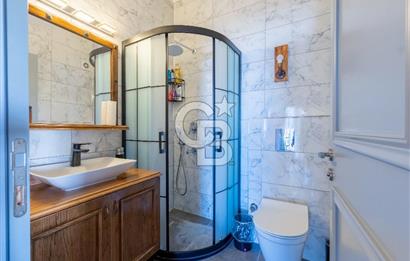 Çeşme Çiftlikköy Serakent Sitesi Satılık Tadilatlı 4+1 Villa