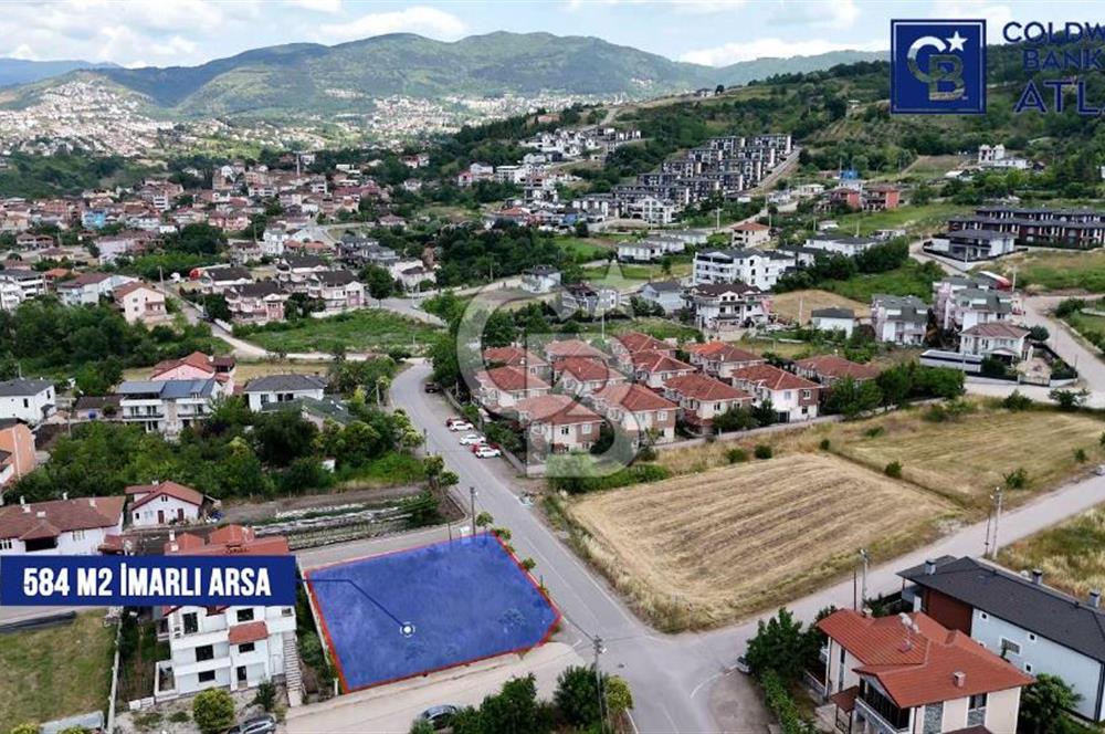 BAŞİSKELE YENİKÖY'DESATILIK 3 TARAFI YOL İMARLI ARSA