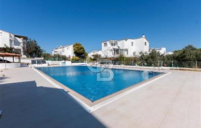 Çeşme Çiftlikköy Serakent Sitesi Satılık Tadilatlı 4+1 Villa