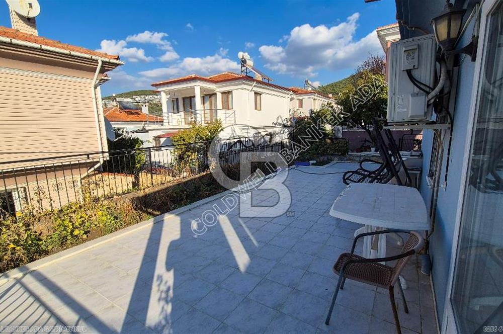 Kuşadası Rüya Villaları'nda Geniş Teraslı Satılık Villa!