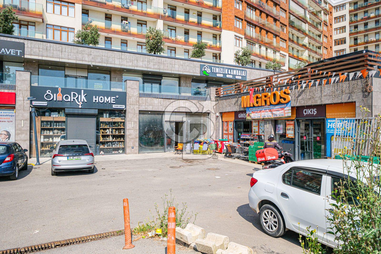 AYDOSLAND'DA MİGROSA KOMŞU KDV AVANTAJLI 227 M2 KİRALIK DÜKKAN