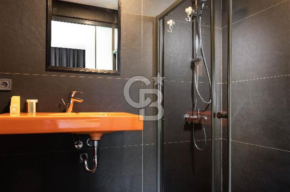 Alaçatı’da Mülkü İle Satılık Otel