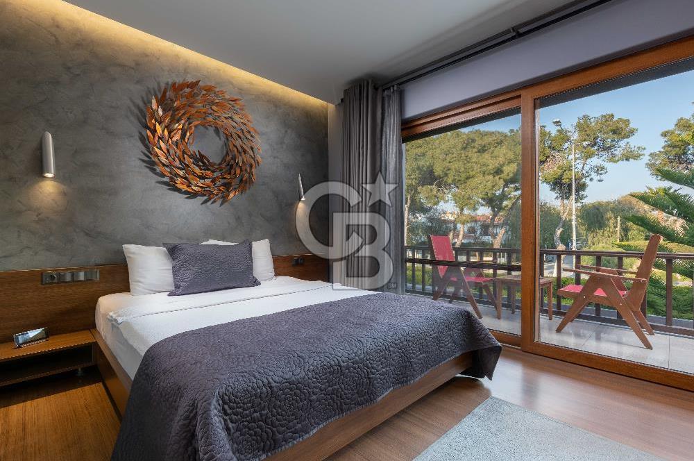 Alaçatı’da Mülkü İle Satılık Otel