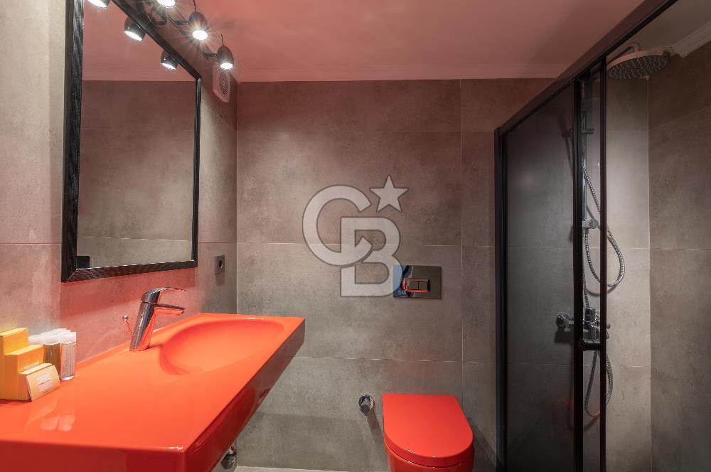 Alaçatı’da Mülkü İle Satılık Otel